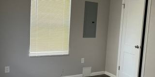 Spacious 3 Bed 1 bath home Gallery 13