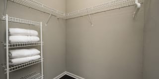 Linden Square Gallery 39