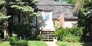 Spacious 2 Bedroom Home w/ 2.5 car garage - Westmont Gallery 1