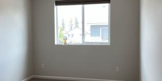 3 BR pet-friendly home with fenced yard Gallery 21