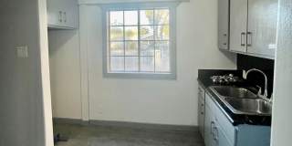 1 Bed + 1 Bath + Bonus Room for office! Gallery 3