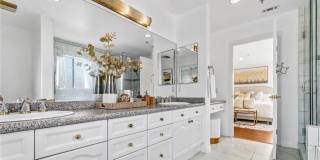 201 N Lincoln Gallery 18