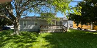 Single Family - 3 Bed - 2 Bath Home in a Private Setting Gallery 1