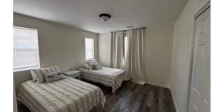 Charming 2BR House in Denver Gallery 1