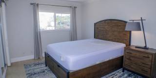 RARE Offering 2BD/2BA Furnished Condo of secured building in highly sought after Boutique Bella Capri building. Gallery 8