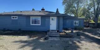 DUAL OPPORTUNITY!! 3 BEDROOM HOME + SEPARATE GUEST QUARTERS -FURNISHED OR UNFURNISHED Gallery 1