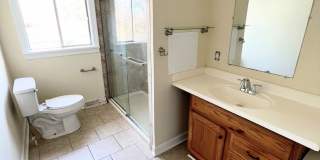 Charming 3 bedroom house Gallery 13