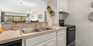 Furnished Resort 2/2 Condo, on Golf Course, Lake Views Gallery 26