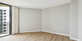 690 ISLAND WAY 212 Gallery 26