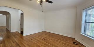 2454 West Catalpa Avenue Gallery 1