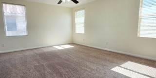 Spacious 4 Bed Home with Loft & 3-Car Garage Gallery 16