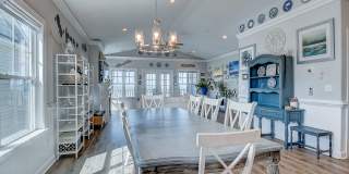 Stunning Bay Front Home Gallery 9