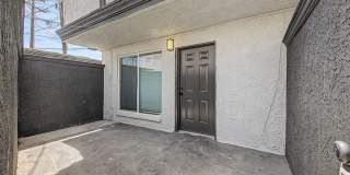 Gorgeous 2 Bed + Bonus Room | Large Private Yards | Resort Pool | 8 Weeks Free Rent! Gallery 24