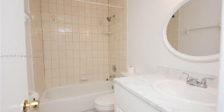 820 N Franklin Ave Gallery 12