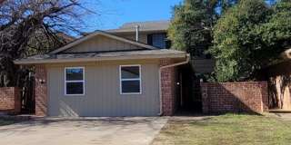 Charming 5 Bedroom House Gallery 1