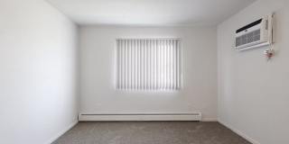 Oakland Mall Gallery 16