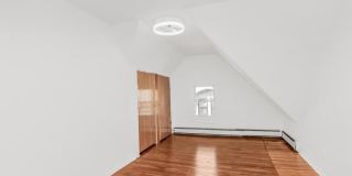 552 N Broadway Gallery 8