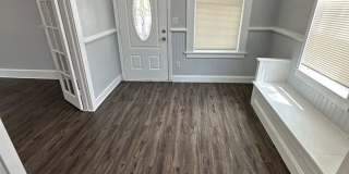 Fully Renovated 3/1 first floor single family home available for Immediate rent! Gallery 8