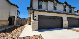 Great Location off County Line Rd /  3/2.5/2 Duplex / Fridge / Fenced in Yard with Covered Patio / NBISD Gallery 1