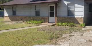 Charming 3-Bedroom, 1-Bath Home with Large Backyard – Fully Furnished! Gallery 3