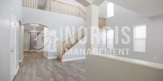Beautiful Large Home w/A Pool Gallery 8