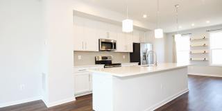 Pleasant Green Townhome Near Downtown Crozet Gallery 5