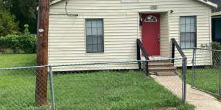 2 Bedroom Home  with Fenced In Backyard 199.00 first month's rent Gallery 1
