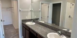 Beautiful large home Gallery 7