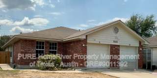 8605 Talyne Chaise Circle Gallery 1