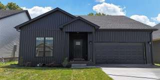 1177 Shallowford Street Gallery 1