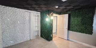 7 Bedroom Home in Bloomington Gallery 32