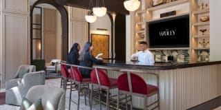 The Hadley Gallery 29