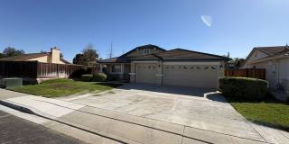 Spacious 3 Bed 2 Bath Home in Oakley. Three Car Garage! Gallery 1