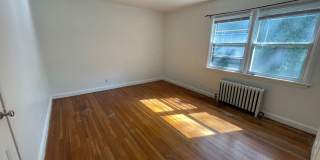 Four Bedroom Two Bath House - Great Location! Gallery 14