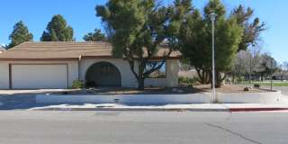 4 beds, 2 baths, 2 car garage . Boulder City RV parking Gallery 1