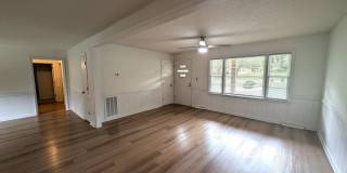 CherryVille Downtown, 3 bedroom, 100% Upgraded. Gallery 5