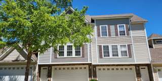 Spacious 2-Bedroom Urbandale Townhome with 2-Car Garage Gallery 1