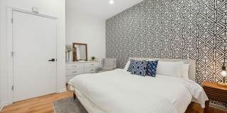 885 N Hermitage Avenue Gallery 16