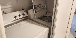 Vibrant 2 bedroom/2 bath condo in a great community with quick access to main commuter arteries Gallery 15