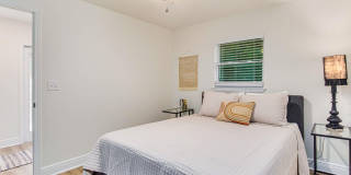 814 W Gonzalez St Gallery 14