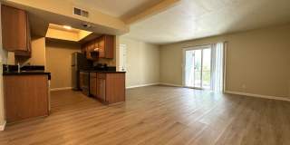 MELROSE DISTRICT CONDO WITH HUGE MOVE-IN SPECIAL – HALF OFF FIRST & SECOND MONTH’S RENT! Gallery 14