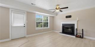 2 Compton Court Gallery 7