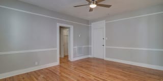 The Hyde Park Collection Gallery 14