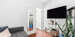 117 Henry Street Gallery 7