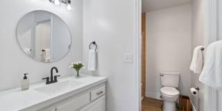 2 Bedroom Condo for Rent in Redding CA | Pool, Spa, Fireplace, Balcony Gallery 25