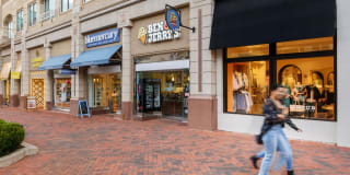 The Cosmopolitan at Reston Town Center Gallery 64