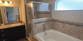 4 bed 2 bath home Gallery 7