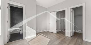 Beautiful Townhome with Central A/C and Two Car Garage! Gallery 25