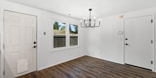 Stunning 4 Bedroom Columbia Highlands Home for Lease - 14103 SE McGillivray Blvd Gallery 9