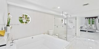 2501 Pine Tree Dr Gallery 31